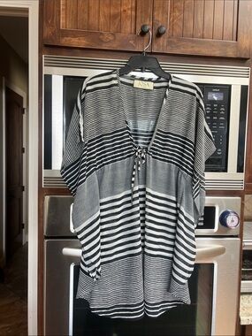 JOSA TULUM  CAFTAN BEACH BATHING SUIT COVERUP BLK/WHT ONE SIZE